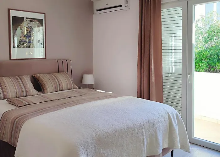 Apartments Divna