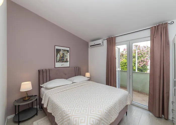 Apartments Divna